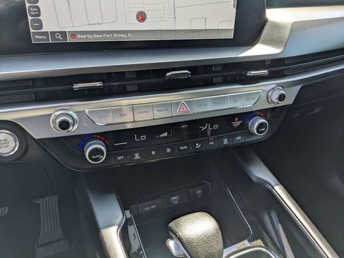 Certified 2025 Kia Telluride LX FWD image 25