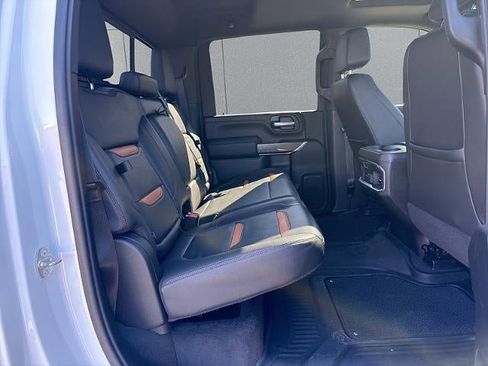 Used 2021 GMC Sierra 2500 AT4 w/ AT4 Premium Plus Package AWD/4WD image 18