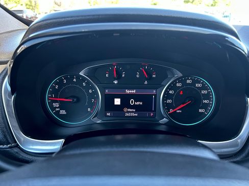 Used 2023 Chevrolet Traverse LT w/ LT Premium Package FWD image 12