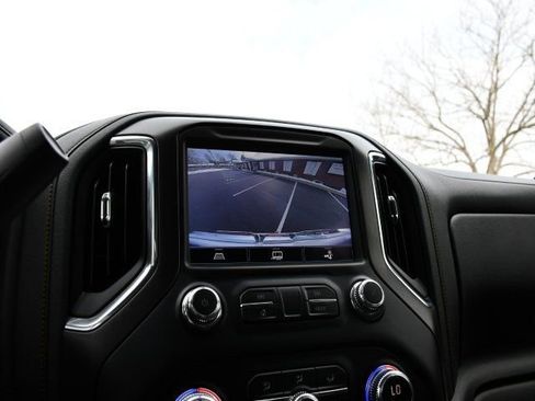 Used 2021 GMC Sierra 1500 AT4 image 17