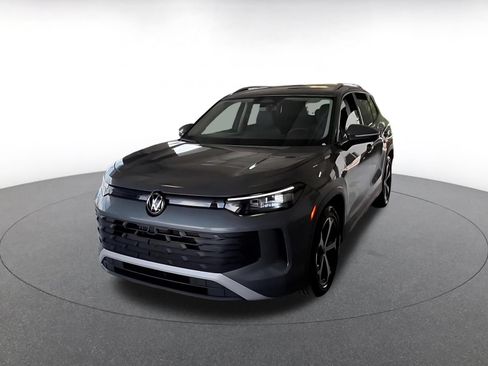 Used 2026 Volkswagen Tiguan SE FWD image 6