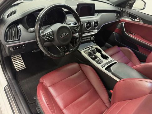 Used 2019 Kia Stinger GT2 image 16