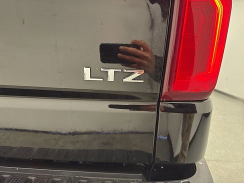 Used 2019 Chevrolet Silverado 1500 LTZ w/ LTZ Plus Package image 27