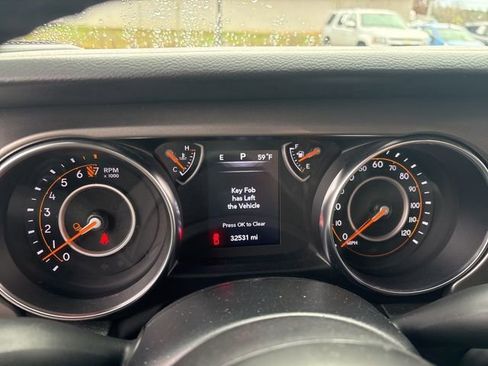 Used 2022 Jeep Gladiator Sport image 27