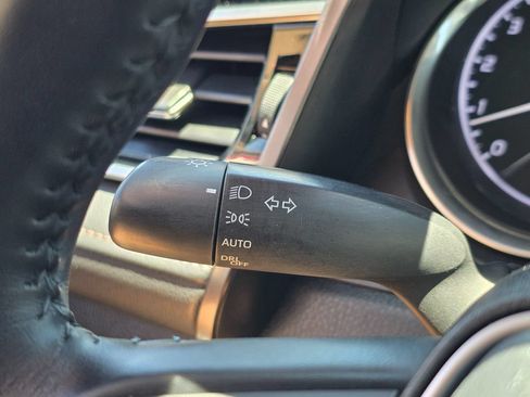 Used 2018 Toyota Camry XLE FWD image 49