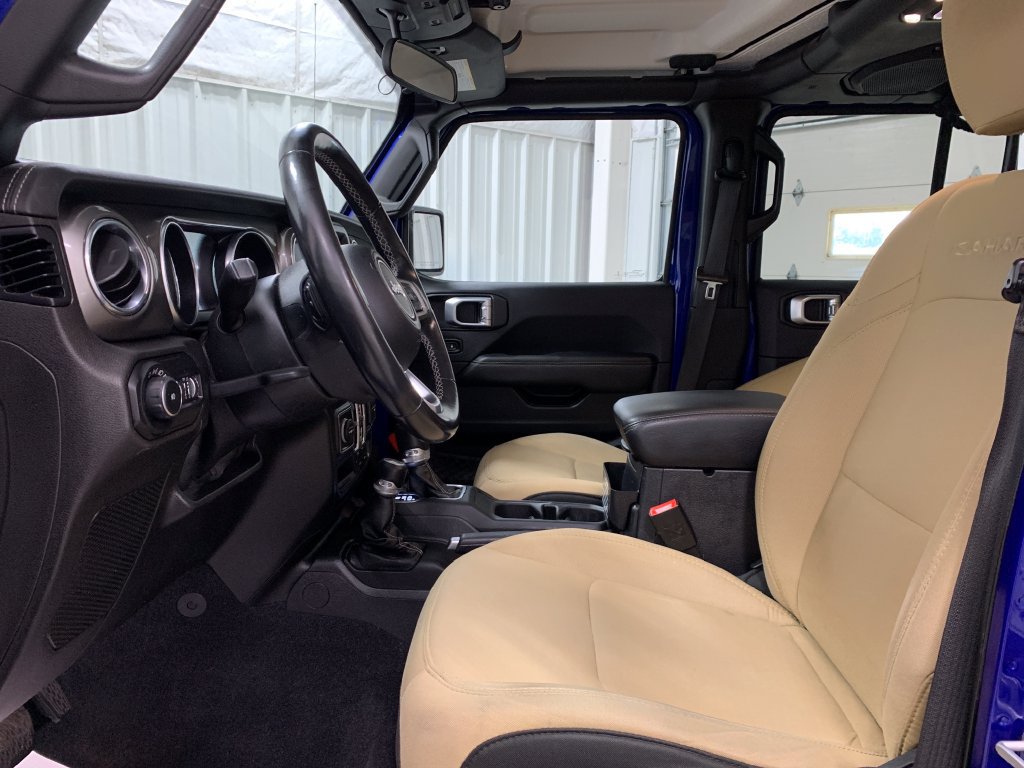 Used 2019 Jeep Wrangler Unlimited Sahara AWD/4WD image 17