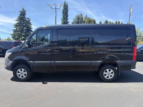 Used 2020 Mercedes-Benz Sprinter 2500 image 2