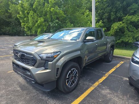 Used 2024 Toyota Tacoma TRD Sport w/ TRD Sport Premium Package AWD/4WD image 1