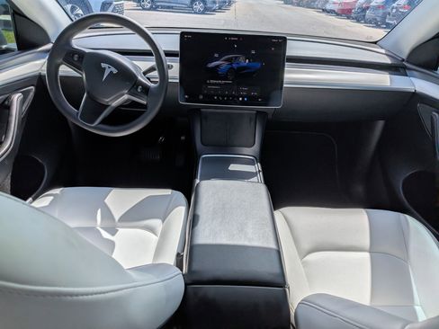 Used 2023 Tesla Model Y Long Range AWD/4WD image 27