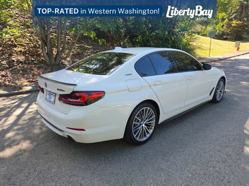 Used 2019 BMW 530e xDrive w/ Convenience Package AWD/4WD image 5