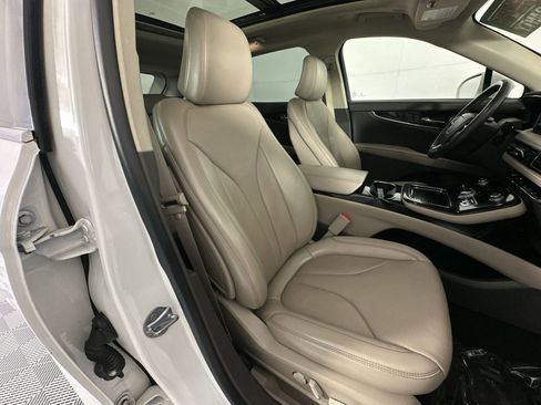 Used 2022 Lincoln Nautilus Reserve AWD/4WD image 27