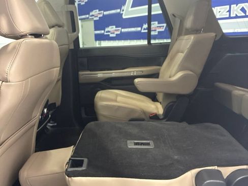 Used 2024 Ford Expedition Limited AWD/4WD image 36