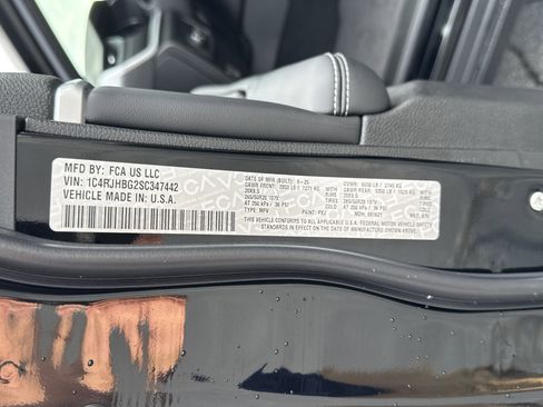 New 2025 Jeep Grand Cherokee Limited w/ Luxury Tech Group II image 35