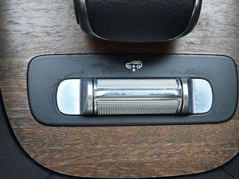 Used 2021 Mercedes-Benz GLS 580 4MATIC image 28