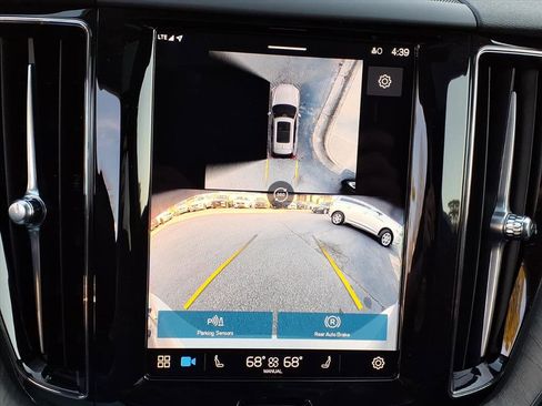 Certified 2025 Volvo XC60 B5 Plus image 22