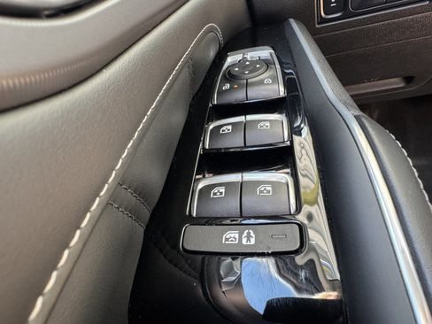 Used 2024 Kia Sorento SX image 28