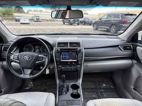 Used 2017 Toyota Camry XLE FWD image 12