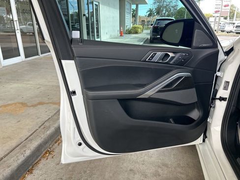 Used 2024 BMW X6 M60i w/ Climate Comfort Package image 45