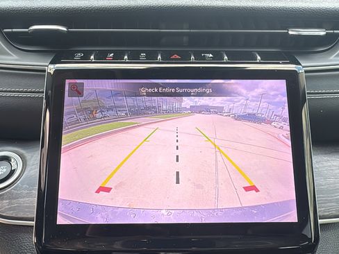 Used 2021 Jeep Grand Cherokee L Limited AWD/4WD image 19