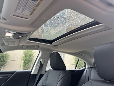 Certified 2025 Lexus ES 350 w/ Premium Package FWD image 28