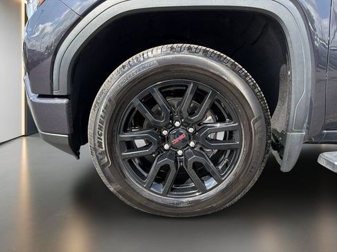 Certified 2022 GMC Sierra 1500 Elevation w/ Elevation Premium Package AWD/4WD image 11