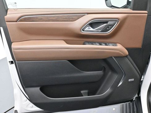 Used 2024 Chevrolet Suburban High Country w/ Advanced Technology Package image 13