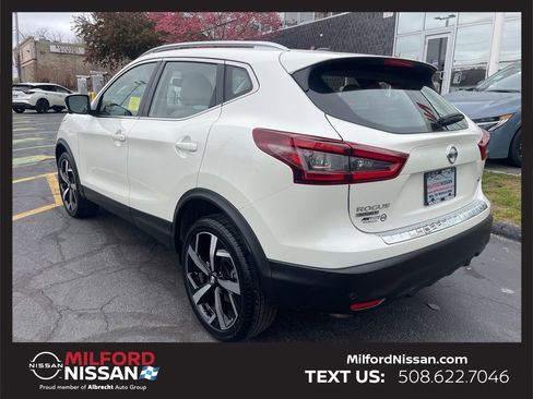 Used 2020 Nissan Rogue Sport SL w/ Premium Package AWD/4WD image 3