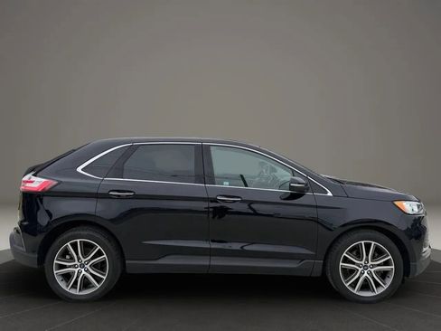Used 2019 Ford Edge Titanium w/ Cold Weather Package AWD/4WD image 8