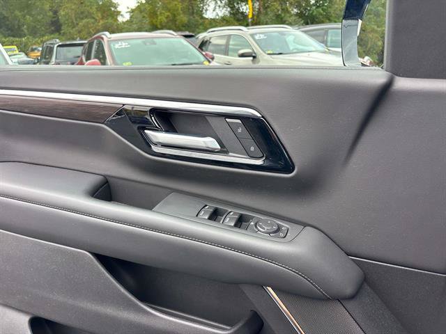 Used 2026 Chevrolet Tahoe LS w/ LPO, Dark Essentials Package AWD/4WD image 17