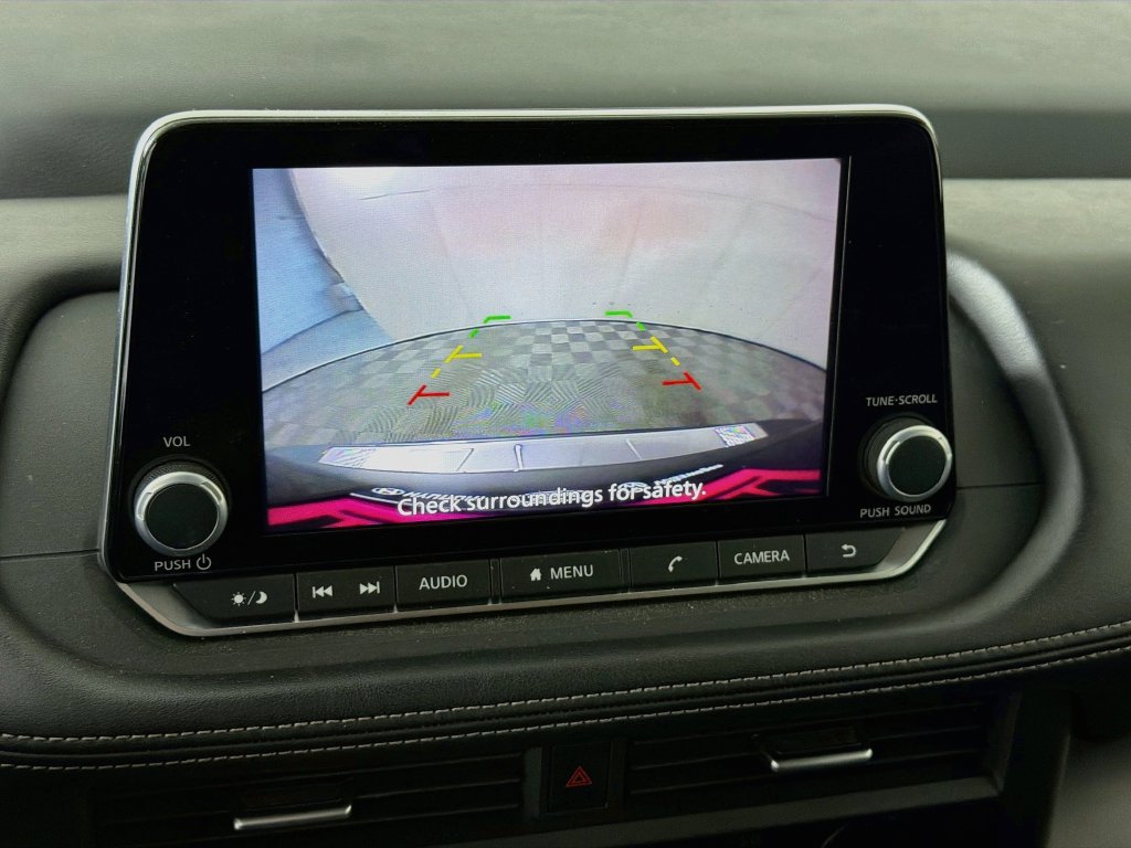 Used 2025 Nissan Rogue SV FWD image 18