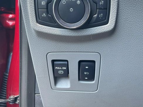 Used 2019 Ford F150 XLT w/ Equipment Group 302A Luxury AWD/4WD image 38