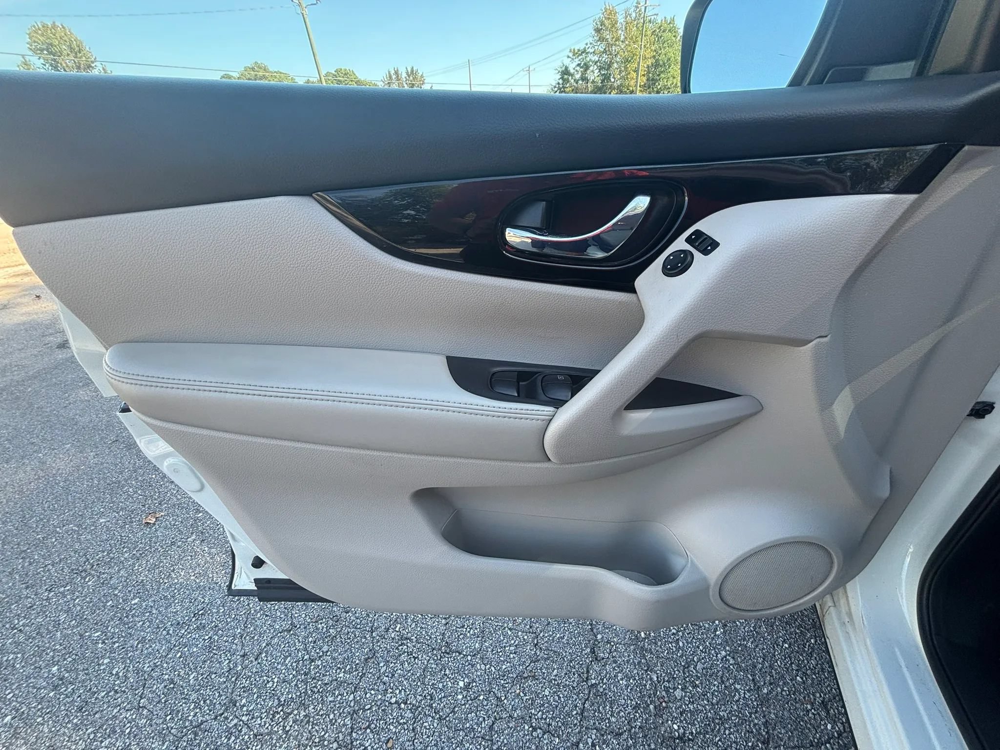 Used 2019 Nissan Rogue Sport SV w/ Technology Package AWD/4WD image 23