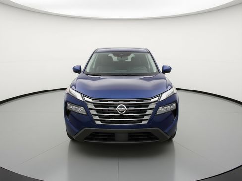 Used 2025 Nissan Rogue SV image 2