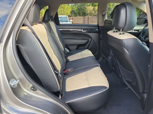 Used 2011 Kia Sorento EX w/ Limited Pkg image 12