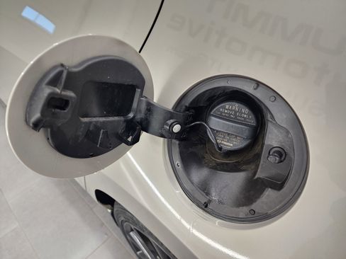 Used 2024 MAZDA MAZDA3 s image 28