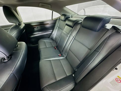 Used 2017 Lexus ES 350 w/ Navigation System Package image 27