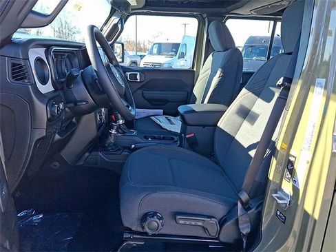 New 2026 Jeep Gladiator Sport image 10