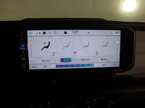 Used 2024 Jeep Wrangler Unlimited image 43