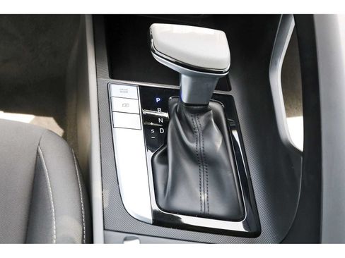 Used 2024 Hyundai Elantra SEL FWD image 25