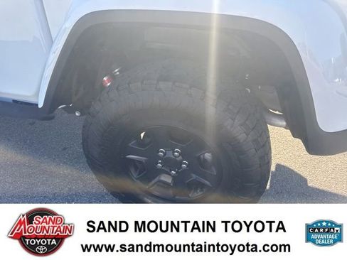 Used 2021 Jeep Gladiator Mojave image 13