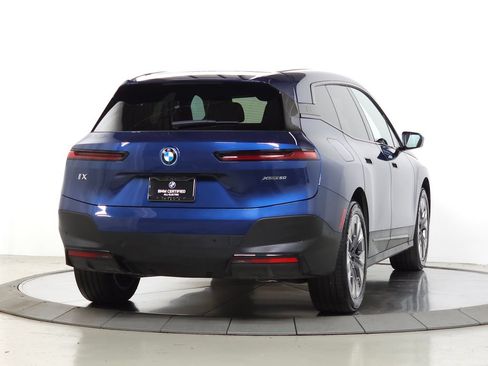 Used 2024 BMW iX xDrive50 w/ Convenience Package AWD/4WD image 12