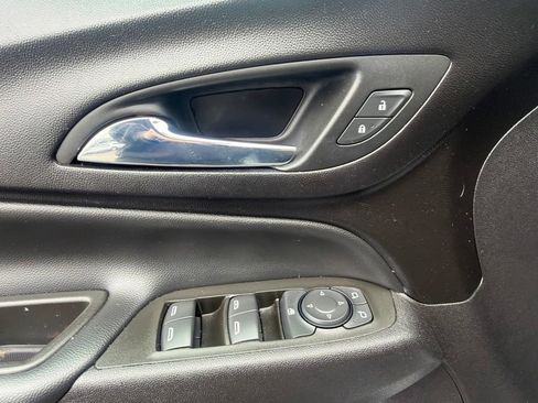 Used 2024 Chevrolet Equinox LT w/ LPO, Floor Liner Package AWD/4WD image 10