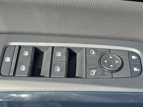 New 2025 Nissan Pathfinder SV image 28