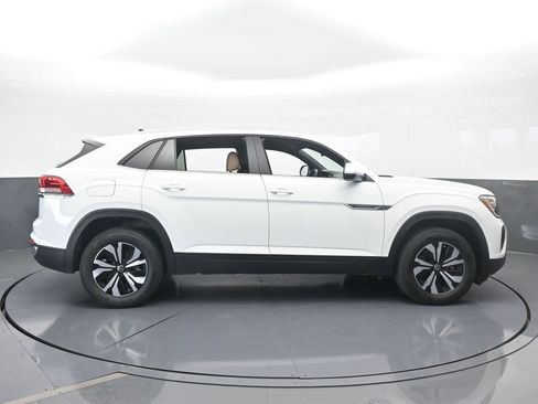 Used 2024 Volkswagen Atlas Cross Sport SE image 7