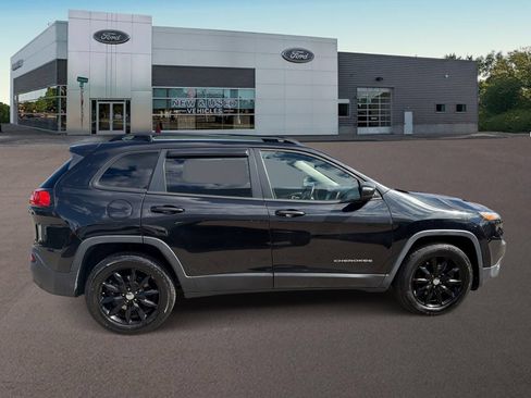 Used 2014 Jeep Cherokee Latitude w/ Cold Weather Group AWD/4WD image 10