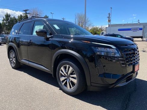 New 2026 Nissan Pathfinder SL image 7