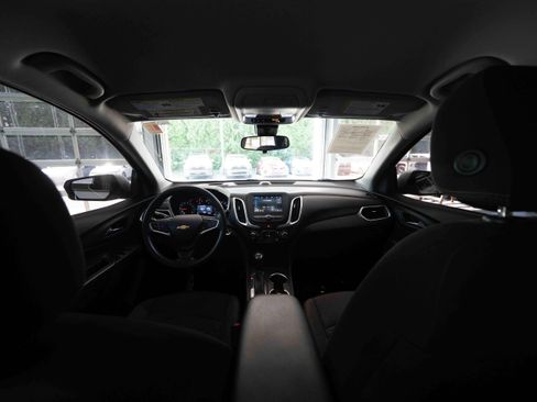 Used 2021 Chevrolet Equinox LT FWD image 19