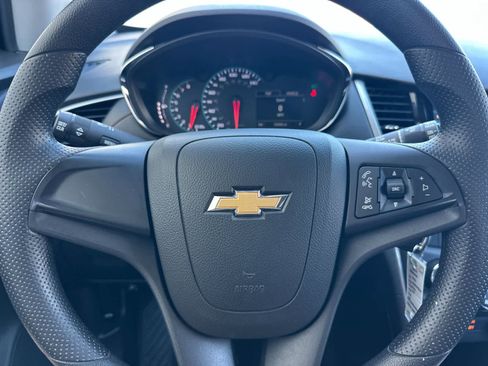 Used 2018 Chevrolet Trax LS AWD/4WD image 22