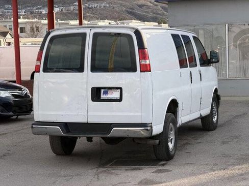 Used 2017 GMC Savana 2500 image 4