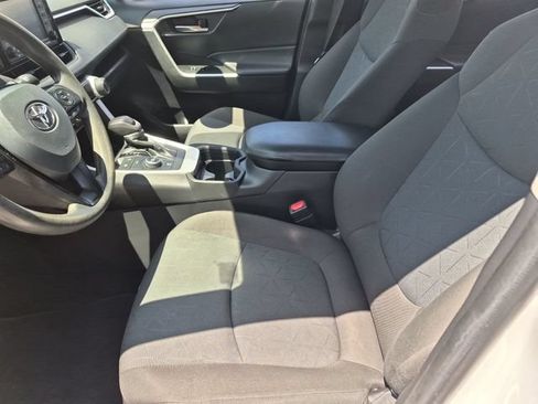 Used 2021 Toyota RAV4 XLE AWD/4WD image 11